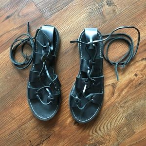 Made well tie up sandals